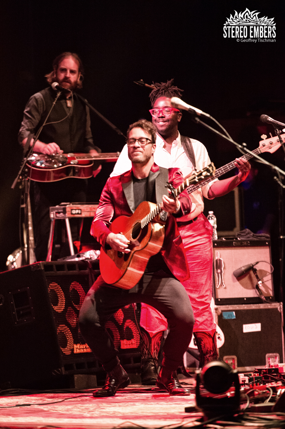 Amos Lee Live At The Capitol Theatre, New York - Stereo Embers Magazine  Stereo Embers Magazine